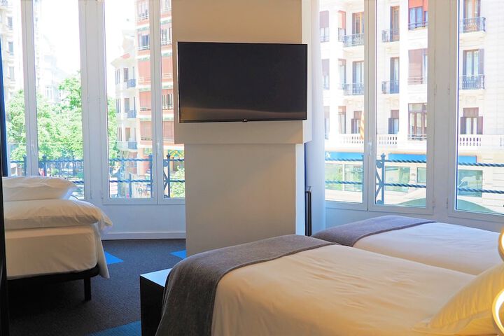 Room 10 of 50