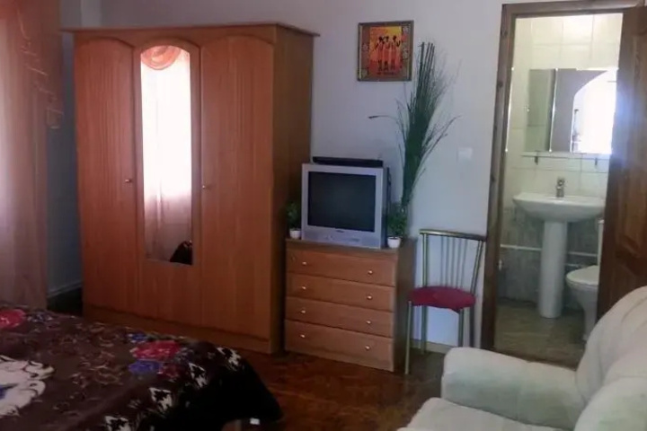 Room 3 of 11