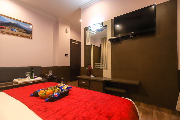 Room 13 of 65
