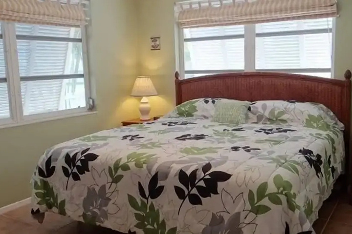 203 22nd St. 2 Bedroom Home by Redawning
