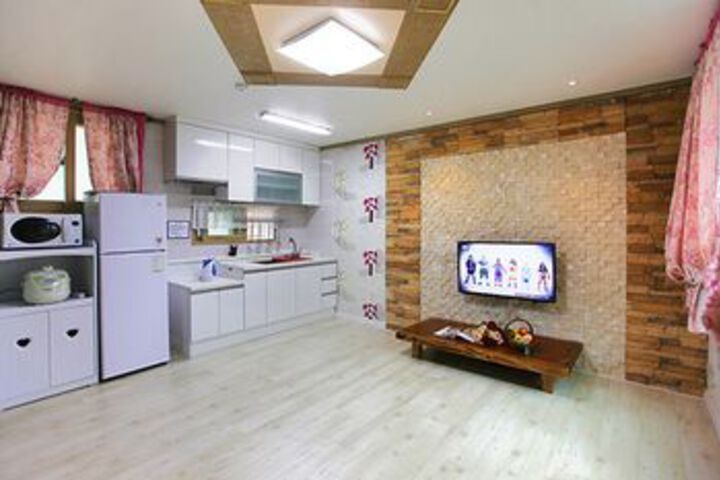 Room 35 of 53