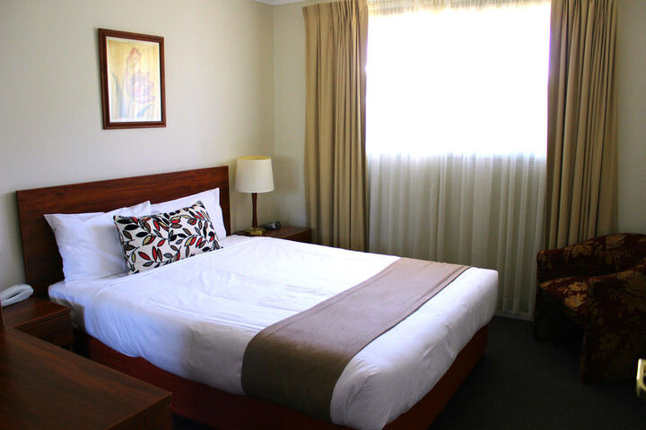 Room 72 of 136