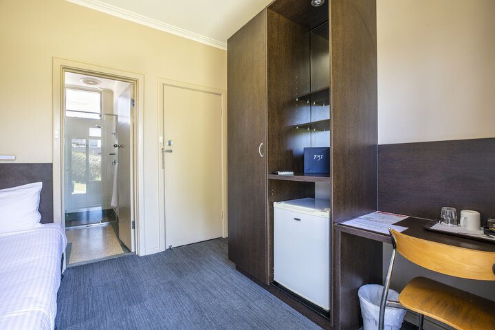 Room 12 of 68