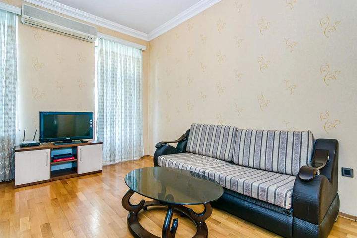Room 6 of 19
