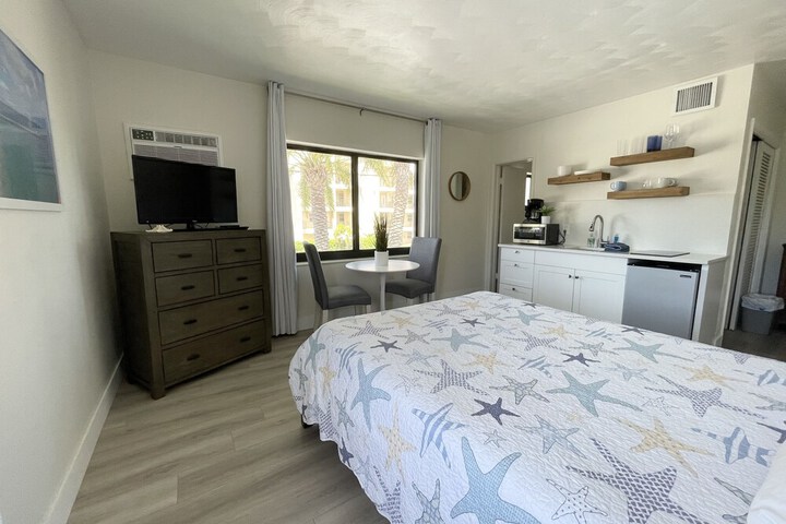 Room 46 of 89