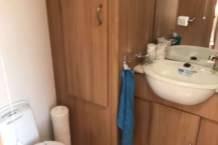 Room 38 of 76