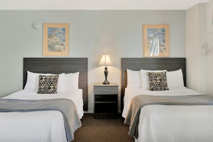 Room 102 of 150