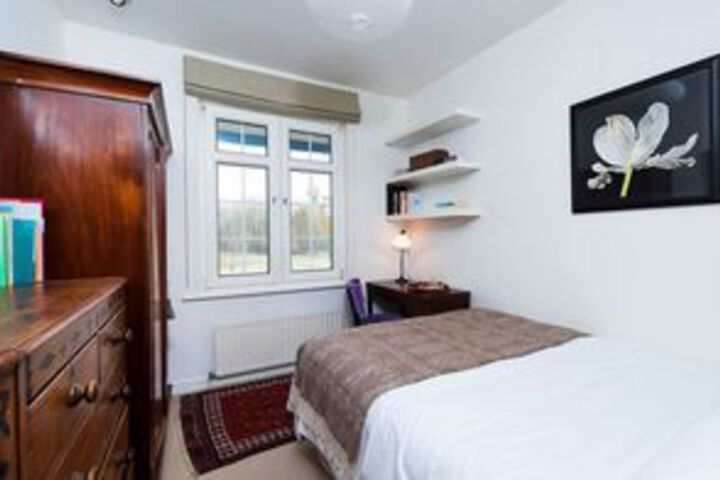 Room 12 of 27