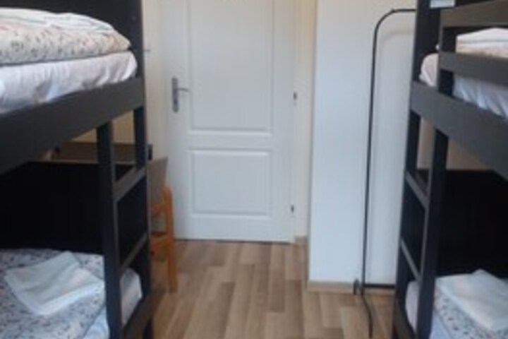 Room 32 of 84