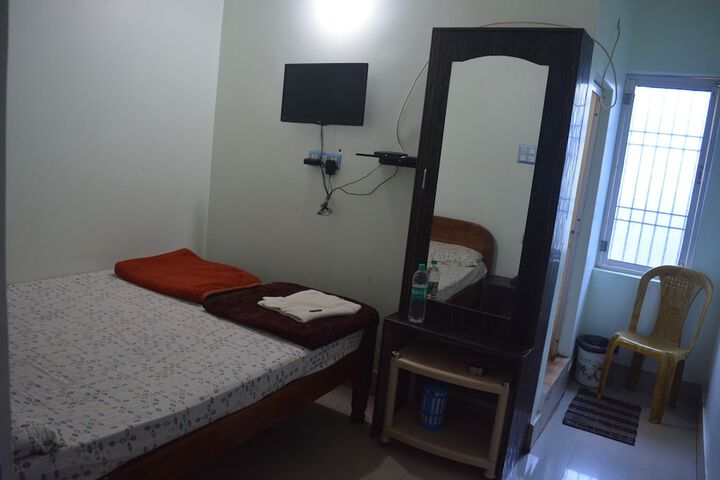 Room 13 of 94