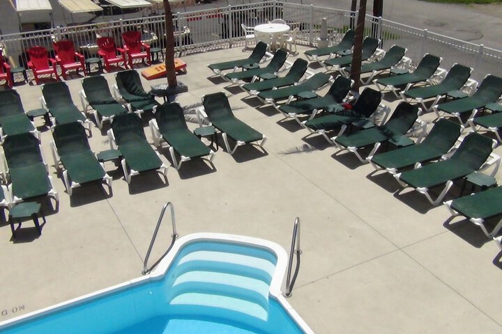 Sundeck 78 of 83
