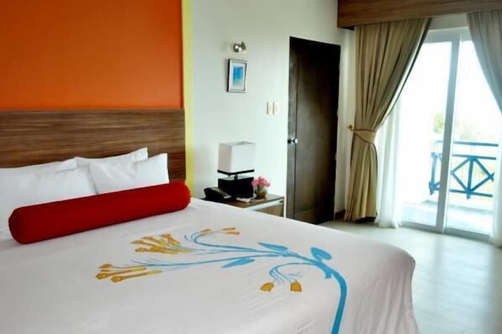 Room 18 of 152