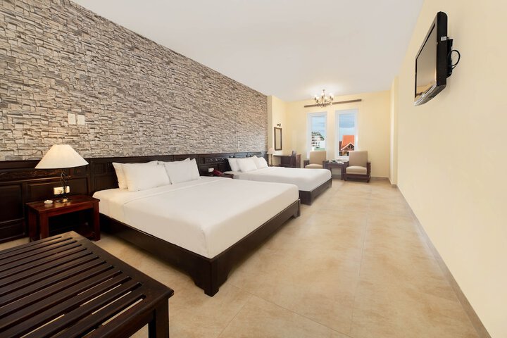 Room 16 of 35