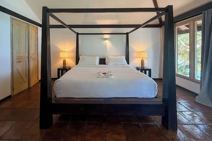 Room 2 of 30