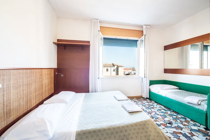 Room 7 of 40