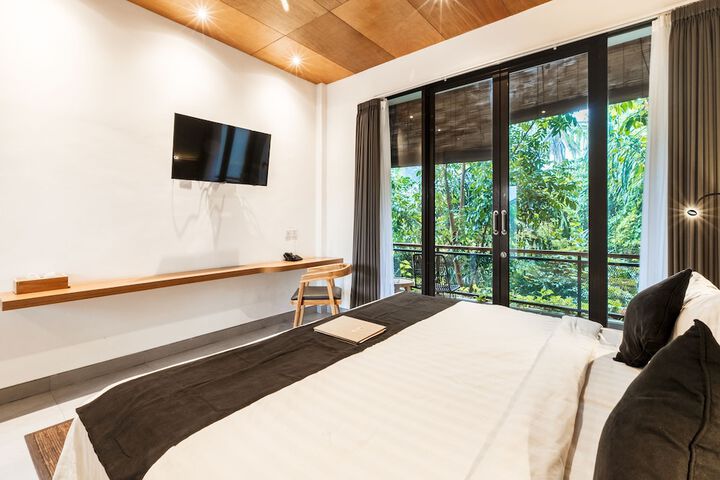 Room 13 of 51