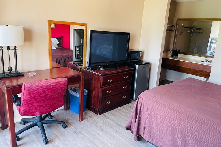 Room 5 of 25