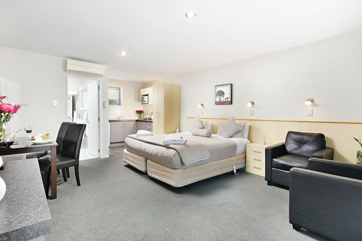 Room 4 of 49