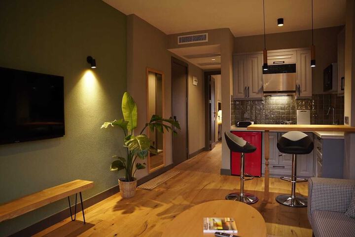 Room 43 of 71