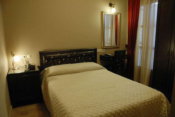 Room 4 of 37