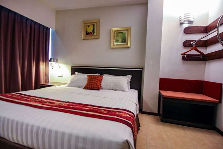 Room 6 of 44