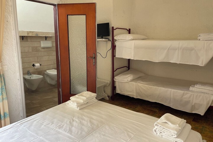 Room 5 of 29