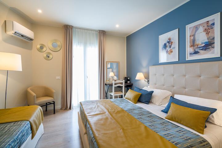 Room 43 of 172
