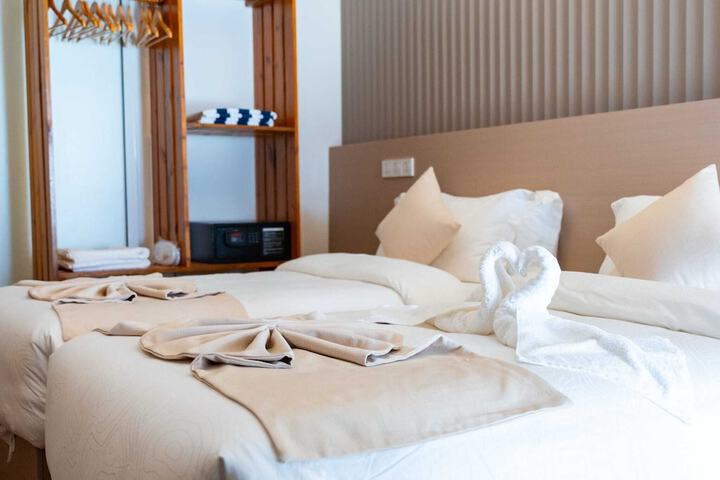 Room 4 of 31