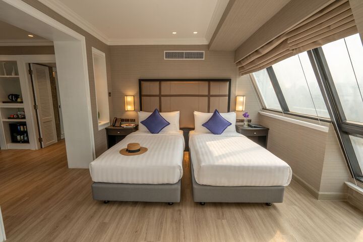 Room 12 of 89