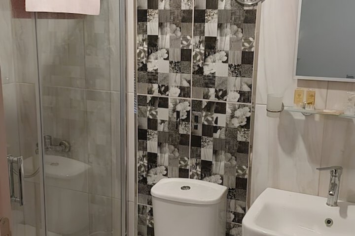 Room 12 of 36
