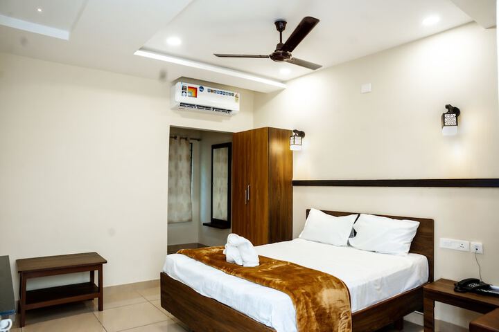 Room 4 of 7