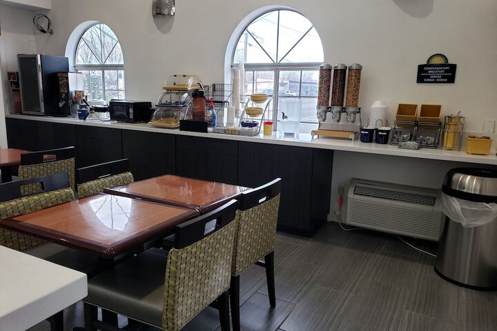 Breakfast/Coffee Service 24 of 25