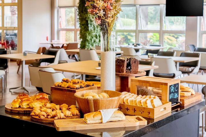Breakfast/Coffee Service 29 of 70