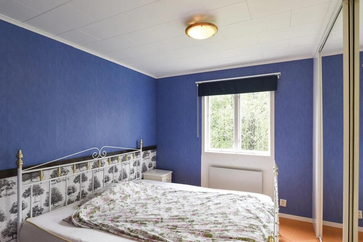 Room 2 of 13