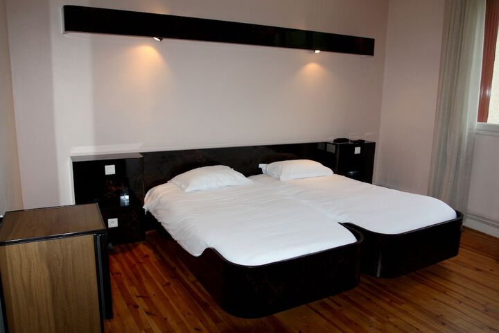 Room 5 of 43