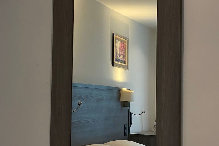 Room 7 of 35