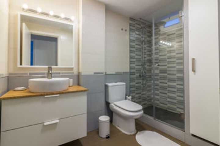 Room 5 of 27