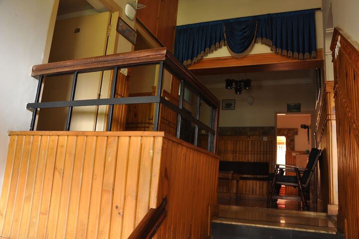 Hotel Interior 4 of 27