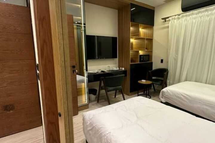 Room 27 of 101