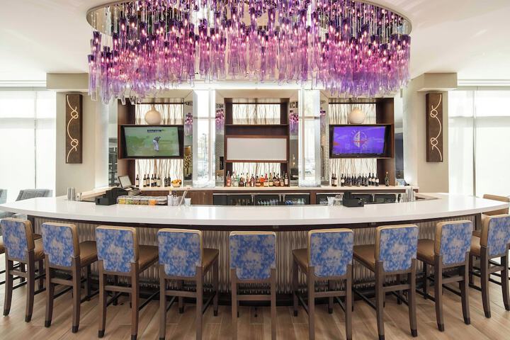 Lobby lounge