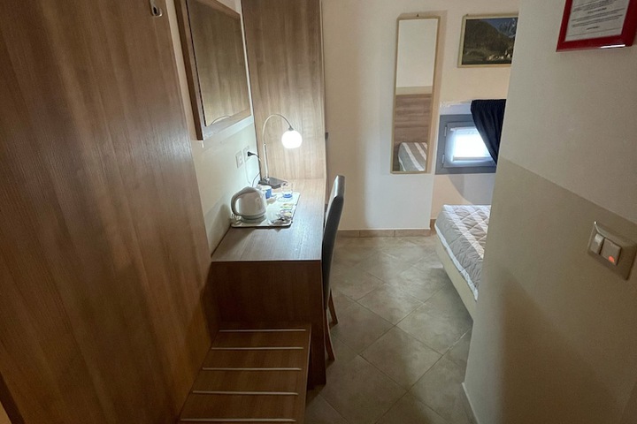 Room 14 of 35