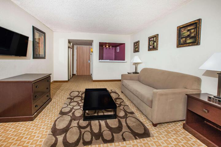 2 Double Beds (7 of 10)