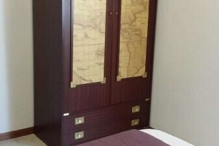 Room 4 of 62