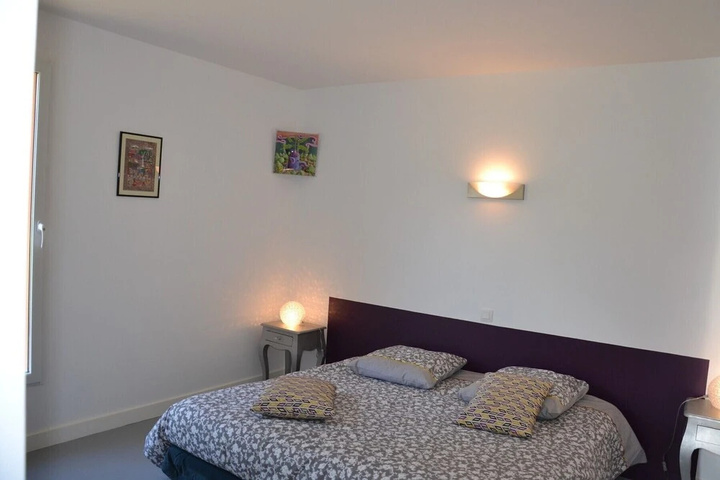 Room 5 of 15