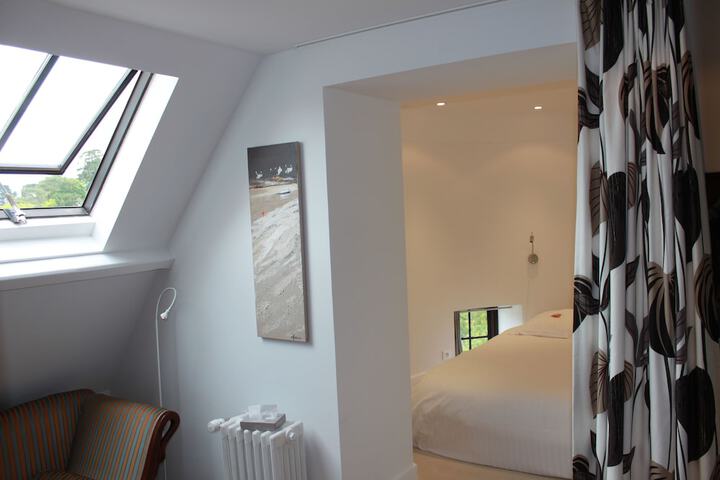 Room 10 of 31