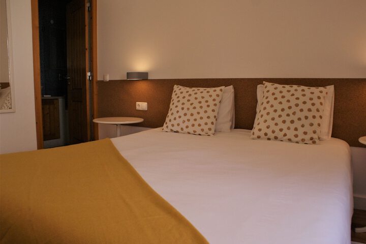 Room 9 of 63