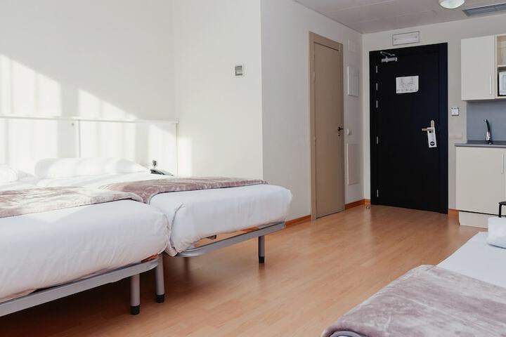Room 6 of 49