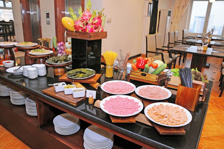 Dining 46 of 56