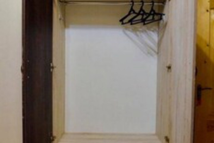 Room 32 of 35
