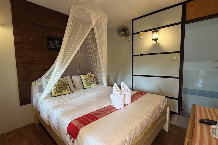 Room 6 of 73